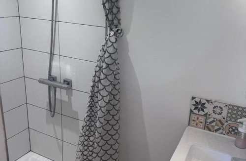 Chambray-les-Tours Apartment | Logement complet avec chambre séparée et parking
