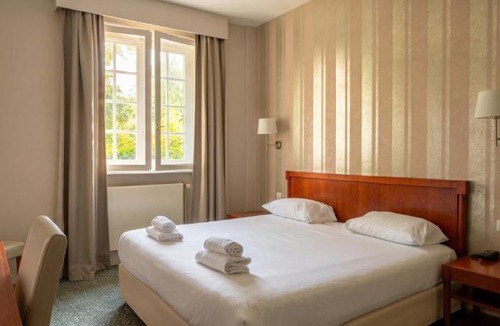 Combourg Hotel | Logis Hôtel Du Château - Combourg, Proche Saint-Malo