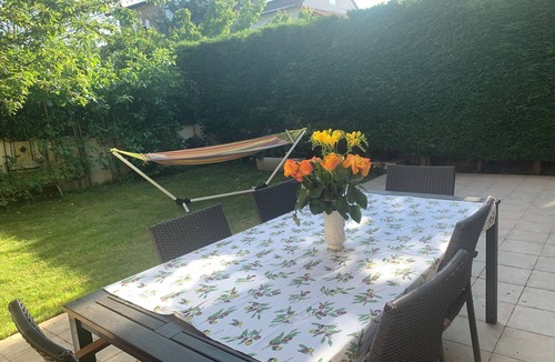 Clamart Villa | Lovely and quiet house 7 km from Paris, near RER C, train, Porte de Versailles