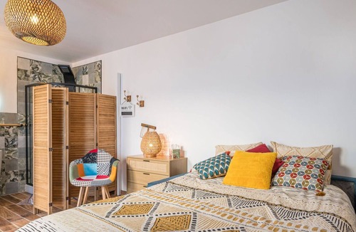 Morbihan Apartment | Lovely apartment for 2 guests with WIFI, patio, pets allowed and parking
