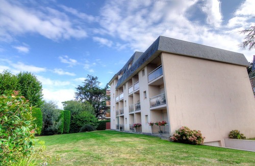Dinard Apartment | Lovely apartment for 2 people with WIFI, TV, balcony and pets allowed