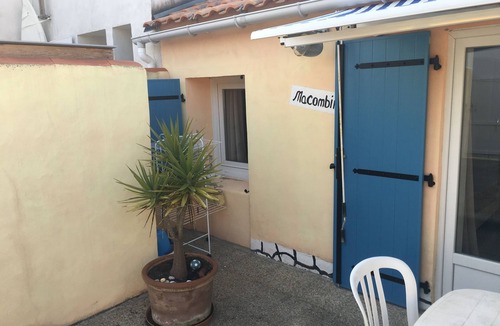 Barbatre House | Lovely renovated house ideally located close to shops and beach.