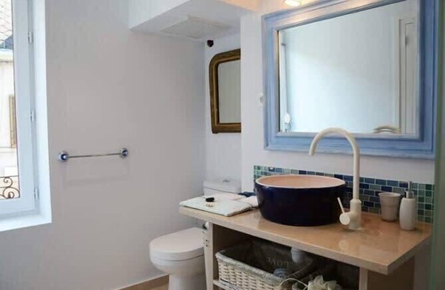 Dun-le-Palestel Apartment | Luxurious Suite w/Private Terrace in Dun-le-Palestel