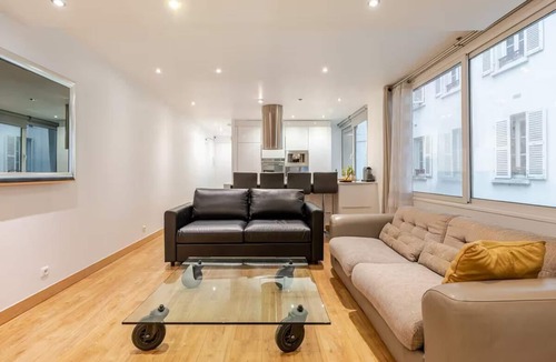 Faubourg-du-Roule Apartment | LuxuryChamps-Élysées-Air conditioning-6Voyageurs-Design&Comfort