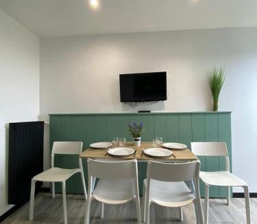Guidel Apartment | Magnifique vue mer Plage à 100m Piscine & Terrasse