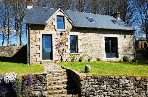 Coatroual House | Maison 2 Ch - 5 Pers - au coeur du Château de Bothané