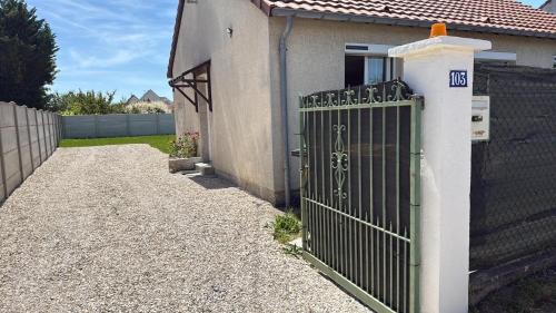 Saran House | Maison 2 chambres avec jardin et parking privatif