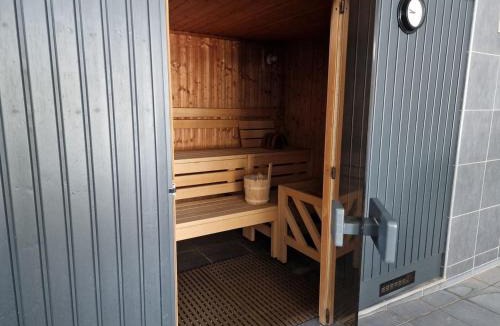 Pont-Aven Apartment | Maison 6 Personnes, Piscine Chauffée, Sauna, 6min du Centre de Pont-Aven