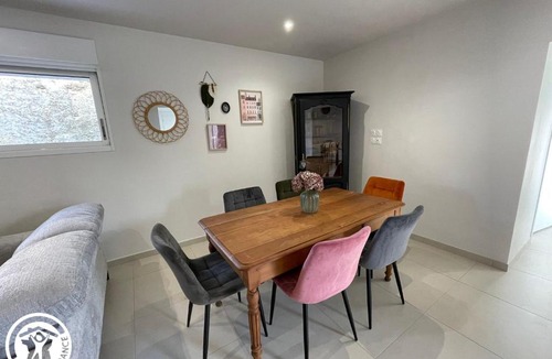 Saint-Vincent-Sterlanges House | Maison avec clim et parking - 6 pers. - FR-1-426-613