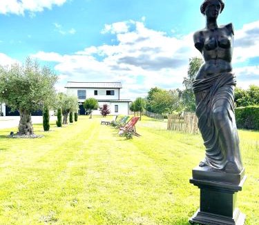 Ducey Bed & Breakfast | Maison Bailly