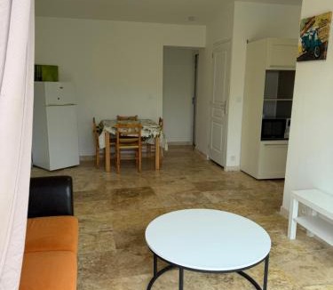 Binic-Etables-sur-Mer House | Maison Bois & Mer Plages & jardin à Binic
