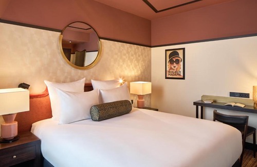 17th Arrondissement Hotel | Maison Cassandre