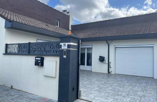Elancourt Village Villa | Maison complète sur Saint quentin en Yvelines Elancourt