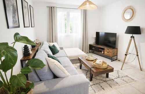 Fouesnant House | Maison Cosy avec terrasse, parking, proche mer et GR34