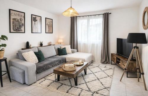 Fouesnant House | Maison Cosy avec terrasse, parking, proche mer et GR34
