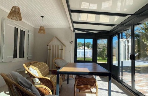 Saint-Vincent-sur-Jard House | Maison de la Baie: beach and private pool just a stone's throw from the ocean