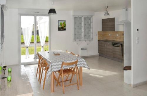 Saint-Laurent-sur-Mer House | Maison de charme à Saint-Laurent-sur-Mer, vue sur mer et jardin
