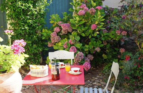 Montmirail House | Maison de charme avec jardin à Montmirail - Rénovation 18e siècle, proche église, 2h de Paris - FR-1-410-211