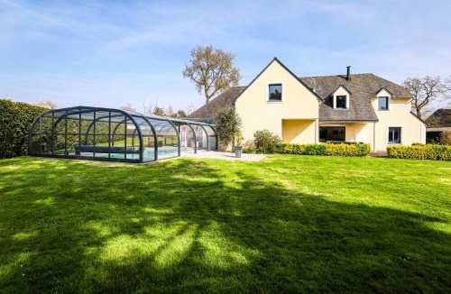 Pleslin-Trigavou House | Maison de charme 13p piscine, jardin et cinéma