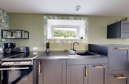 Le Beny Bocage Cottage | Maison des Bruyères 25 people : unusual housing, spa, Billard