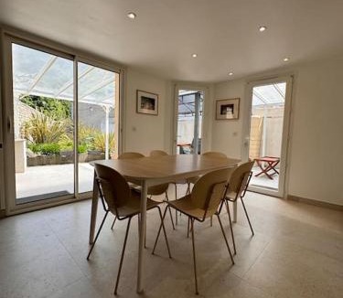 Bernieres-sur-Mer House | Maison Eole