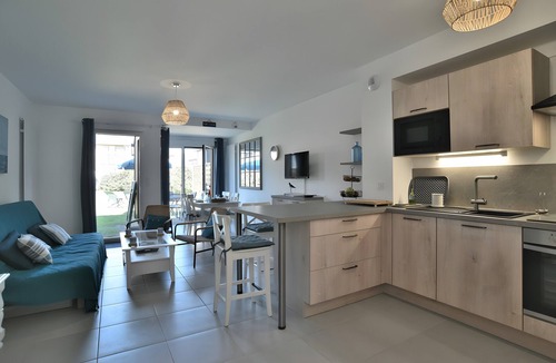 Cancale House | Maison les flots de port-mer, 2 min walk to Port Mer beach