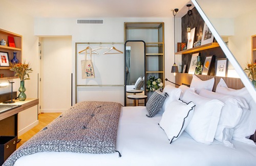 Quartier de Rochechouart Hotel | Maison Mère