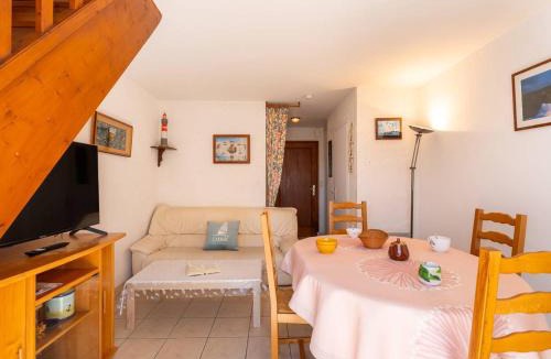 Locmariaquer Villa | Maison mitoyenne à Locmariaquer, 4 pièces, 47m², animaux acceptés - FR-1-477-252