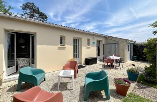 Saint-Pair-sur-Mer House | Maison rénovée, à 300m de la plage et proche commerces, avec terrasse et jardin, tout confort - FR-1-361-131
