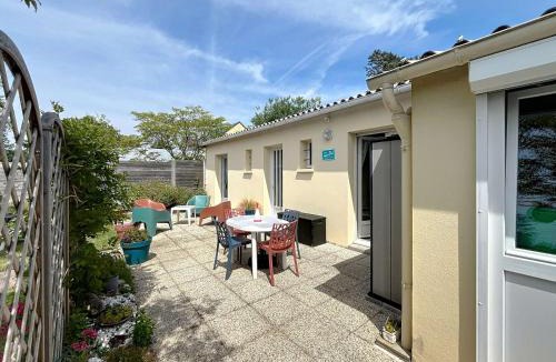 Saint-Pair-sur-Mer House | Maison rénovée, à 300m de la plage et proche commerces, avec terrasse et jardin, tout confort - FR-1-361-131