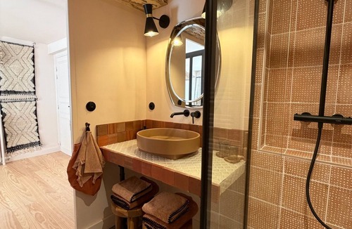 Chinon Apartment | Maison Romy Charming "BALTHAZAR" room Upmarket B&B in the heart of Chinon