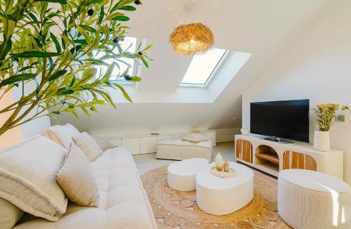 Vernon Apartment | Maison Soleil Levant