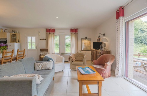 Bono House | Maison "Ti Nevez" with Private Terrace, Garden, and Wi-Fi