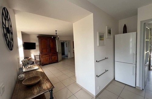 Geffosses House | Maison Varin: Charm, tranquility, and proximity to the beach