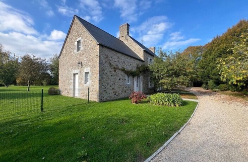 Geffosses House | Maison Varin: Charm, tranquility, and proximity to the beach