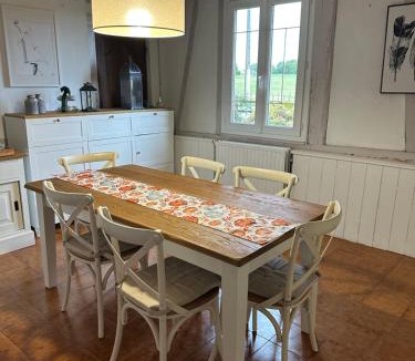 La Neuville Chant d'Oisel Apartment | Manoir de la Vente de Rouville