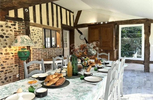 Le Sap-Andre House | Manoir du Val aux clercs with artist's studio