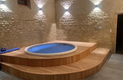 Lantheuil House | Manor in Normandy with Spa and Pool
