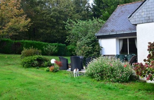 Saint-Nolff House | May weekends: warm contemporary house