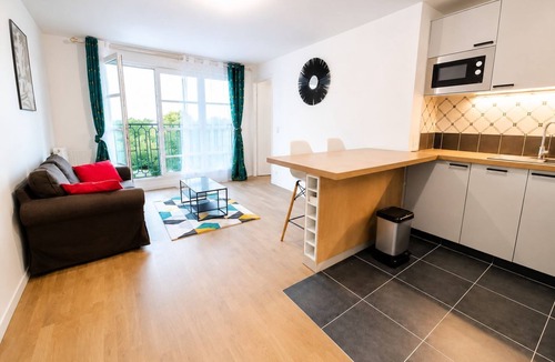 Clamart Apartment | Melody Clamart, 25 min from Paris, Tramway 6, Parking
