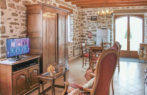 Plobannalec-Lesconil House | Millepertuis is a renovated detached cottage with a comfortable country-style interior.
