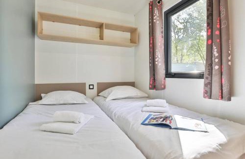 La Chapelle-aux-Filtzmeens Apartment | mobil-home 6 personnes le domaine du logis