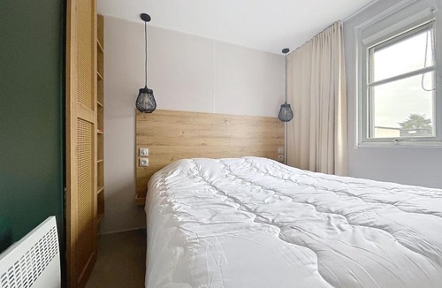 Saint-Pair-sur-Mer House | Mobil-home, parking - 4 pers. - FR-1-875-2