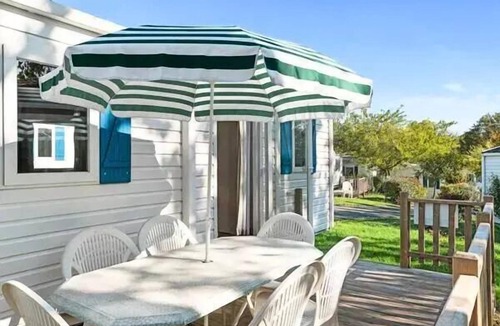 Tregunc House | Mobile Home | Classic | 2 Bedrooms | 4 Guests | Raised, Uncovered Deck