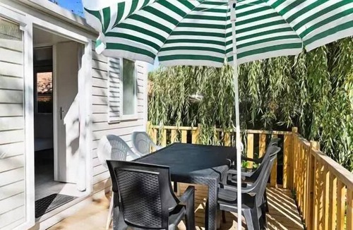 Houlgate House | Mobile Home | Comfort | 2 Bedrooms | 4 people | Raised, uncovered patio