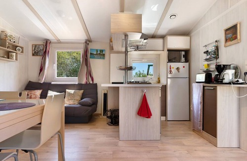 Erdeven House | Mobile Home "Maison sur terrain de loisir" with Terrace and Garden