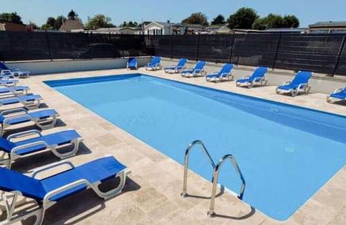 Biville-sur-Mer House | Mobile home, pets allowed - 4 guests