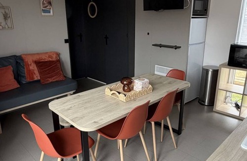 Biville-sur-Mer House | Mobile home pets welcome - 5 guests