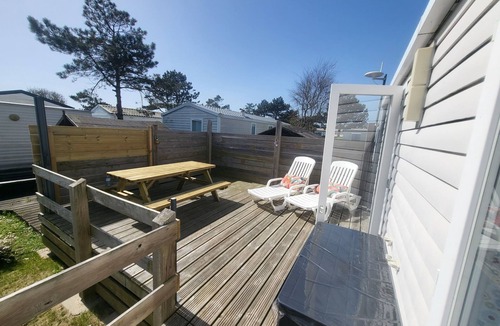 Les Pieux House | Mobile home rental on a 5-star campsite between land and sea.