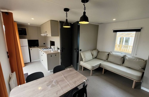 Ambon House | Mobile home with terrace - 4 guests